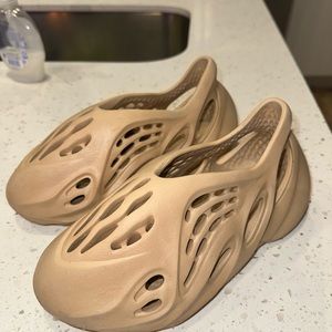Yeezy foam runners * no box worn once
